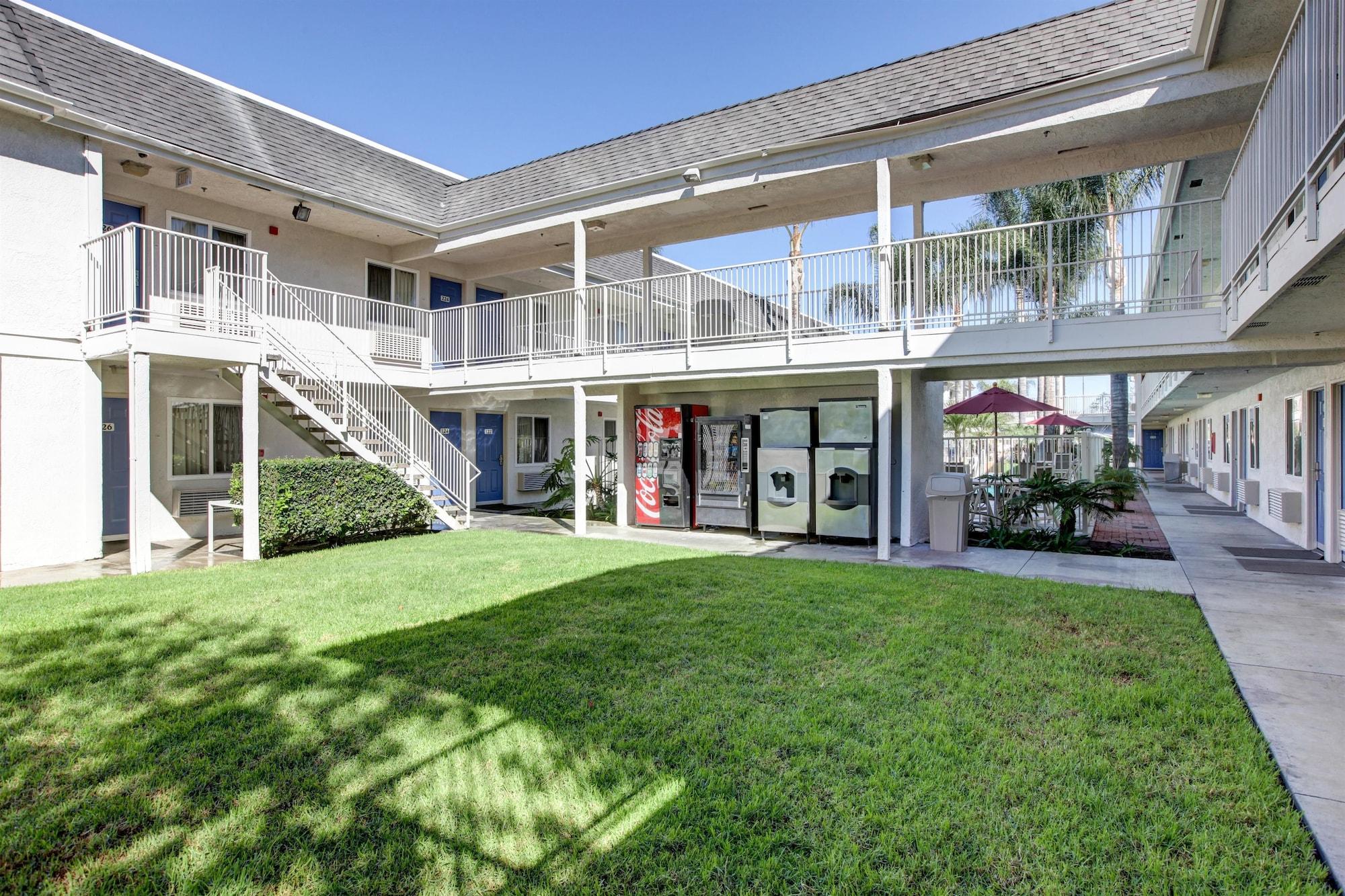 Hotel 6-westminster, Ca - North